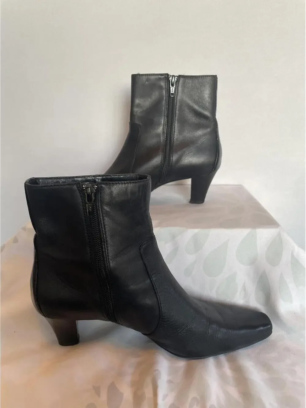 Anne Klein Black Leather iFlex Greta Ankle Boots Size 7.5 Stiletto Booties